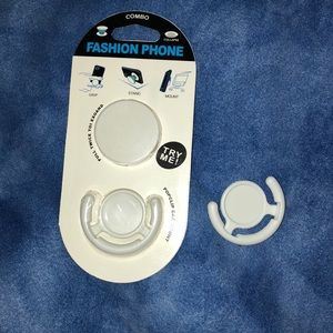 Popsocket and two popclip’s